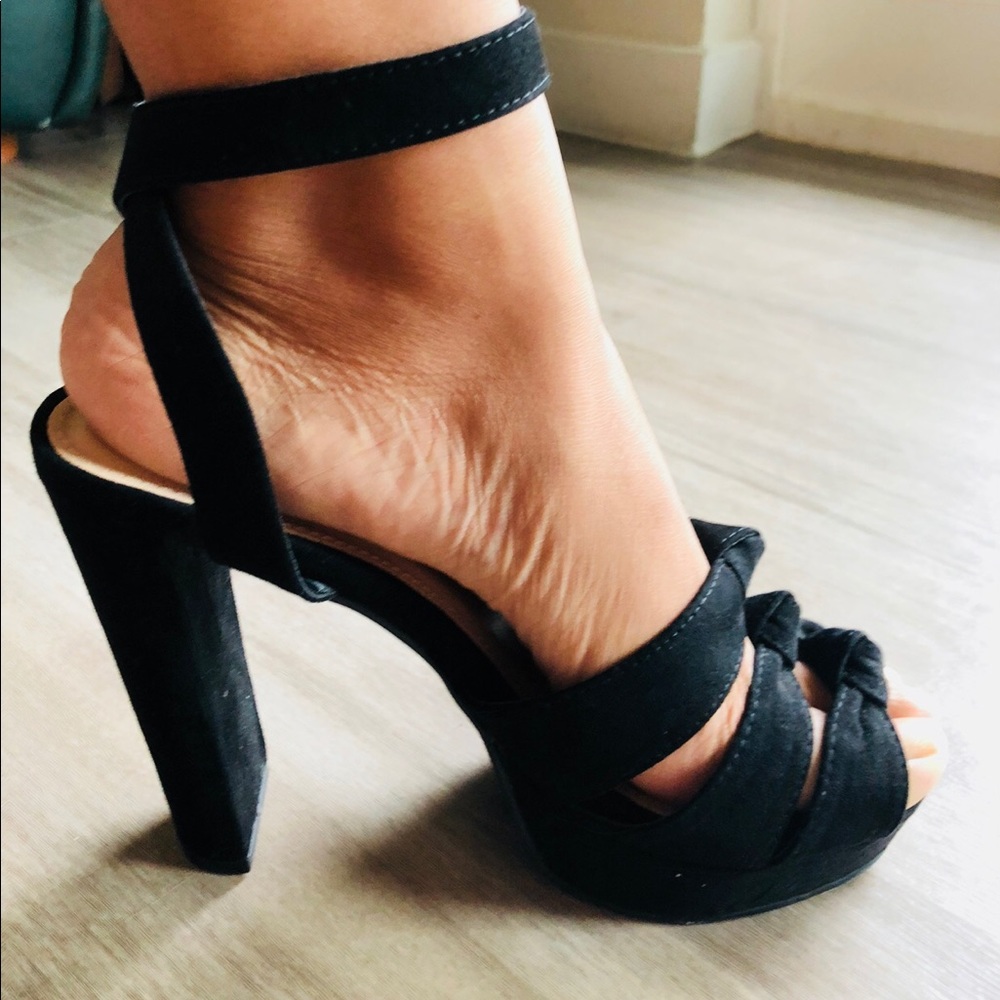 NWT Just Fab Platform Heels 7/12